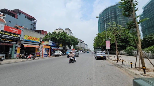 Bán nhà mặt phố Nguyễn Lam, Phúc Đồng, DT 72m2, MT 7.5m, đường 22m, tiện kinh doanh