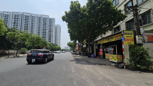 Bán nhà mặt phố Nguyễn Lam, Phúc Đồng, DT 72m2, MT 7.5m, đường 22m, tiện kinh doanh