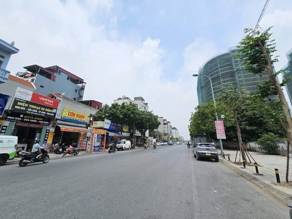 Bán nhà mặt phố Nguyễn Lam, Phúc Đồng, DT 72m2, MT 7.5m, đường 22m, tiện kinh doanh