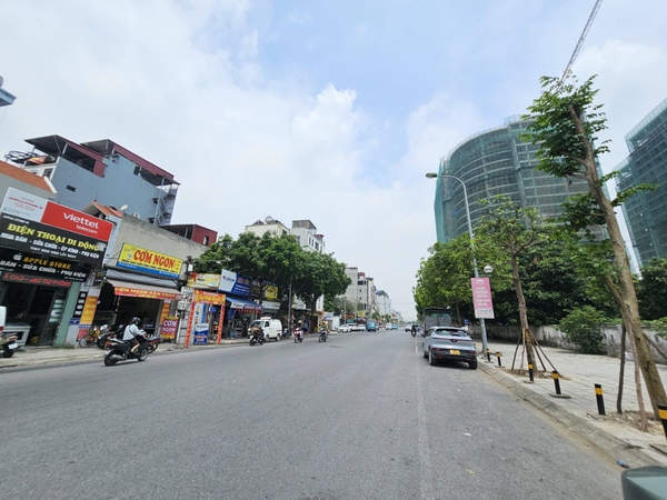 Bán nhà mặt phố Nguyễn Lam, Phúc Đồng, DT 72m2, MT 7.5m, đường 22m, tiện kinh doanh