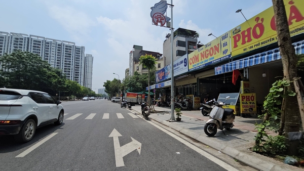 Bán nhà mặt phố Nguyễn Lam, Phúc Đồng, DT 72m2, MT 7.5m, đường 22m, tiện kinh doanh
