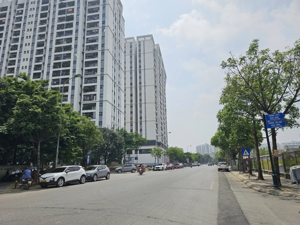 Bán nhà mặt phố Nguyễn Lam, Phúc Đồng, DT 72m2, MT 7.5m, đường 22m, tiện kinh doanh