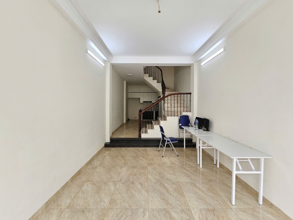 Bán nhà phân lô phố Cổ Linh, Thạch Bàn, 5 tầng, DT 40m2, MT 3.6m, 3PN, đường 11m