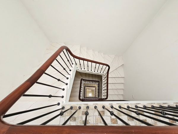 Bán nhà phân lô phố Cổ Linh, Thạch Bàn, 5 tầng, DT 40m2, MT 3.6m, 3PN, đường 11m