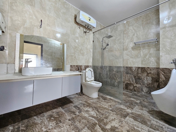 Bán nhà phân lô phố Cổ Linh, Thạch Bàn, 5 tầng, DT 40m2, MT 3.6m, 3PN, đường 11m