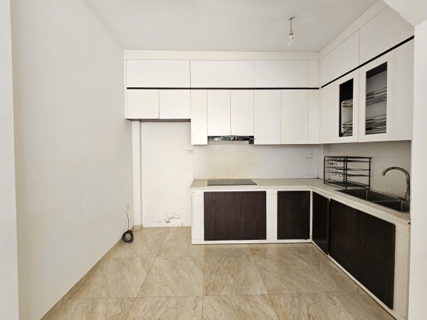 Bán nhà phân lô phố Cổ Linh, Thạch Bàn, 5 tầng, DT 40m2, MT 3.6m, 3PN, đường 11m