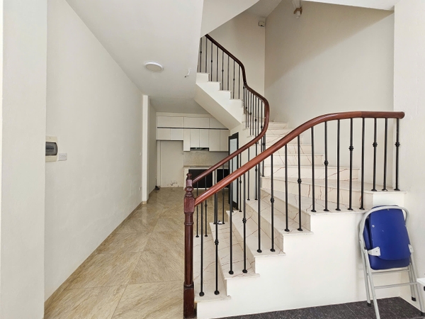 Bán nhà phân lô phố Cổ Linh, Thạch Bàn, 5 tầng, DT 40m2, MT 3.6m, 3PN, đường 11m