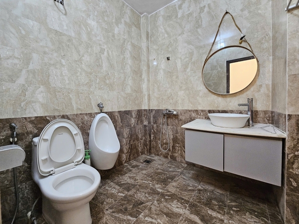 Bán nhà phân lô phố Cổ Linh, Thạch Bàn, 5 tầng, DT 40m2, MT 3.6m, 3PN, đường 11m