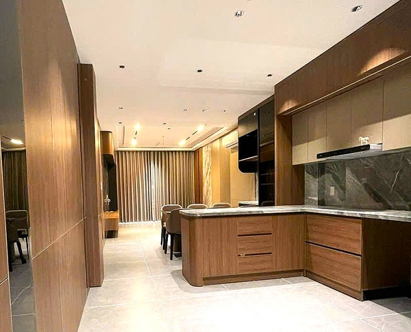 Bán nhà phân lô Thạch Bàn, 6 tầng, DT 50m2, MT 3,6m, có thang máy, gara ô tô, kinh doanh