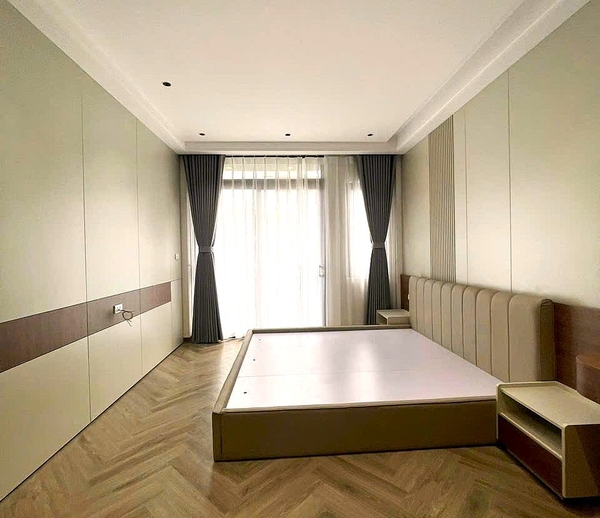 Bán nhà phân lô Thạch Bàn, 6 tầng, DT 50m2, MT 3,6m, có thang máy, gara ô tô, kinh doanh