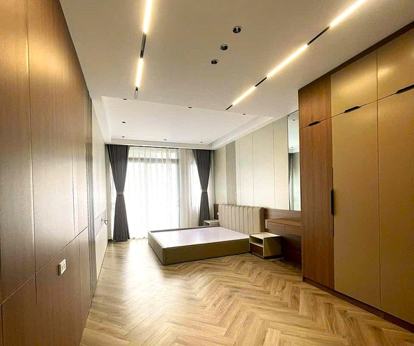 Bán nhà phân lô Thạch Bàn, 6 tầng, DT 50m2, MT 3,6m, có thang máy, gara ô tô, kinh doanh