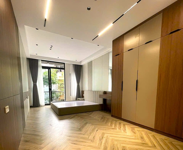 Bán nhà phân lô Thạch Bàn, 6 tầng, DT 50m2, MT 3,6m, có thang máy, gara ô tô, kinh doanh