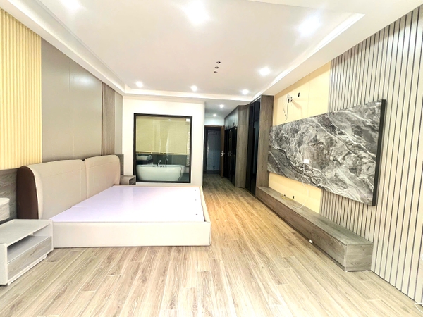 Bán nhà ngõ 541 phố Bát Khối, 6 tầng, DT 50m2, MT 4m, 3PN, full nội thất, thang máy, gara ô tô