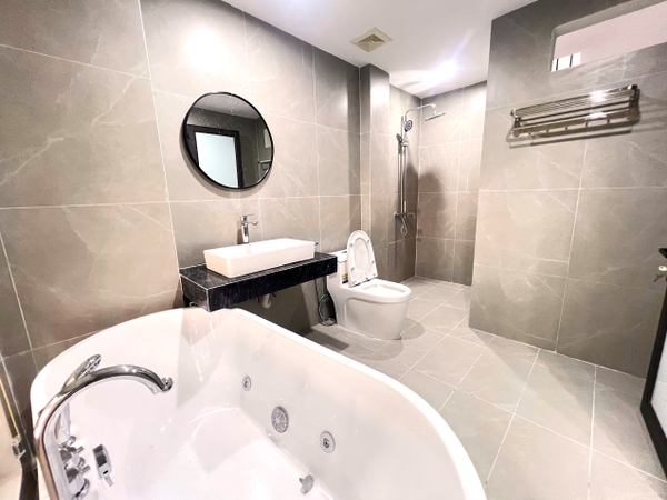 Bán nhà ngõ 541 phố Bát Khối, 6 tầng, DT 50m2, MT 4m, 3PN, full nội thất, thang máy, gara ô tô