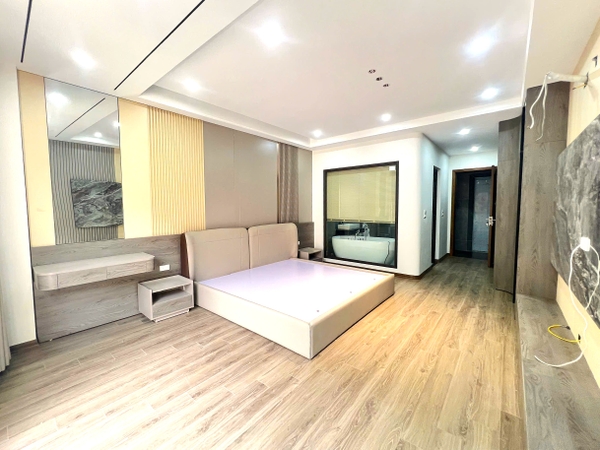 Bán nhà ngõ 541 phố Bát Khối, 6 tầng, DT 50m2, MT 4m, 3PN, full nội thất, thang máy, gara ô tô