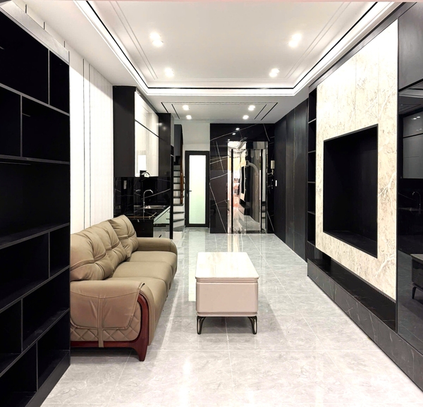 Bán nhà phố Chu Huy Mân, gần Vinschool, 5 tầng, DT 45m2, MT 3.5m, 3PN, full nội thất