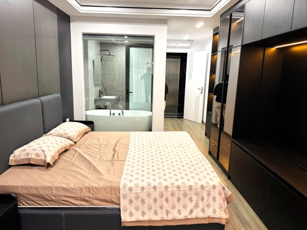 Bán nhà phố Chu Huy Mân, gần Vinschool, 5 tầng, DT 45m2, MT 3.5m, 3PN, full nội thất