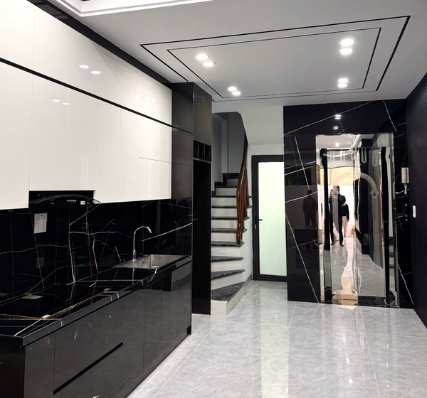 Bán nhà phố Chu Huy Mân, gần Vinschool, 5 tầng, DT 45m2, MT 3.5m, 3PN, full nội thất