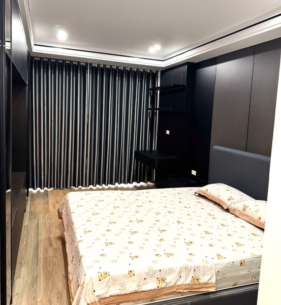 Bán nhà phố Chu Huy Mân, gần Vinschool, 5 tầng, DT 45m2, MT 3.5m, 3PN, full nội thất