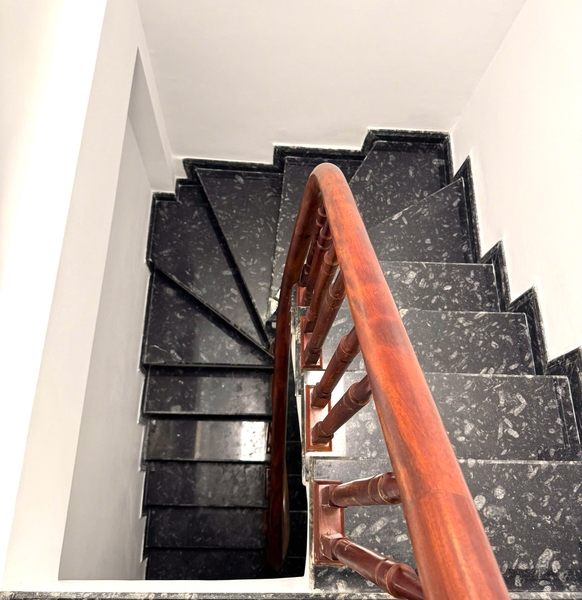 Bán nhà phố Chu Huy Mân, gần Vinschool, 5 tầng, DT 45m2, MT 3.5m, 3PN, full nội thất