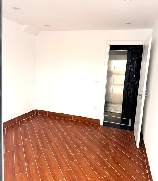 Bán nhà phố Chu Huy Mân, gần Vinschool, 5 tầng, DT 45m2, MT 3.5m, 3PN, full nội thất