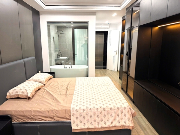 Bán nhà phố Chu Huy Mân, gần Vinschool, 5 tầng, DT 45m2, MT 3.5m, 3PN, full nội thất