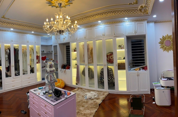 Bán nhà phố Cổ Linh, 7 tầng, DT 65m2, MT 8m, có thang máy, gara ô tô, full nội thất