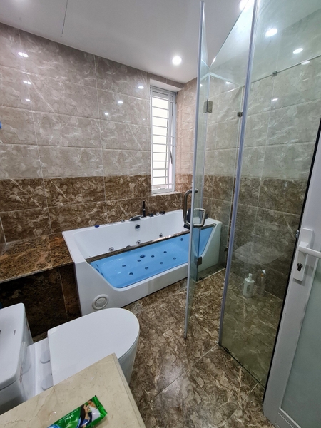 Bán nhà phố Cổ Linh, 7 tầng, DT 65m2, MT 8m, có thang máy, gara ô tô, full nội thất