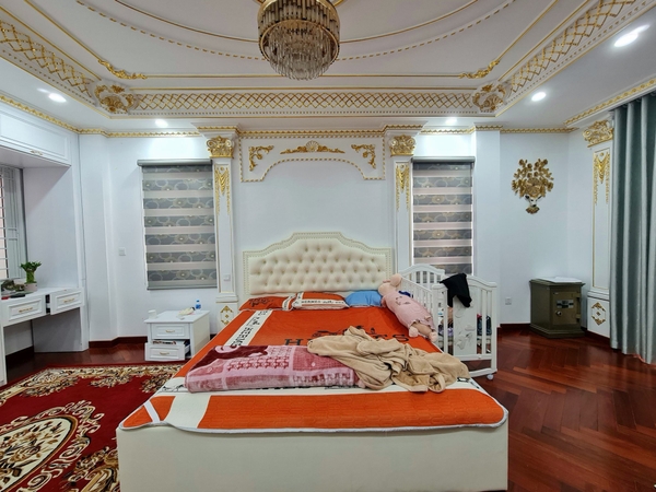 Bán nhà phố Cổ Linh, 7 tầng, DT 65m2, MT 8m, có thang máy, gara ô tô, full nội thất