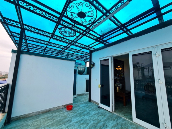 Bán nhà phố Cổ Linh, 7 tầng, DT 65m2, MT 8m, có thang máy, gara ô tô, full nội thất
