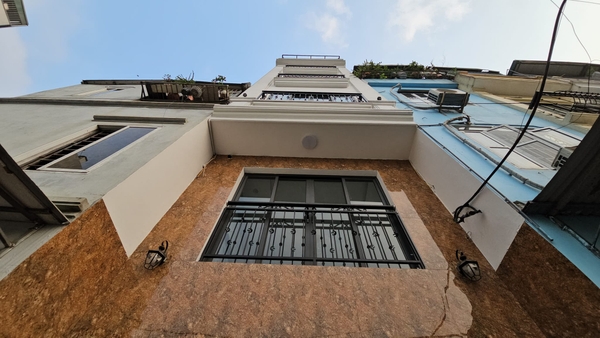 Bán nhà phố Cổ Linh, chân cầu Vĩnh Tuy, 6 tầng, DT 50m2, MT 3.5m, thang máy, 2024