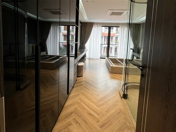 Bán nhà mặt ngõ Sài Đồng, gần Hapro, 6 tầng, DT 53m2, MT 4.15m, 3PN, Lô góc, 2026