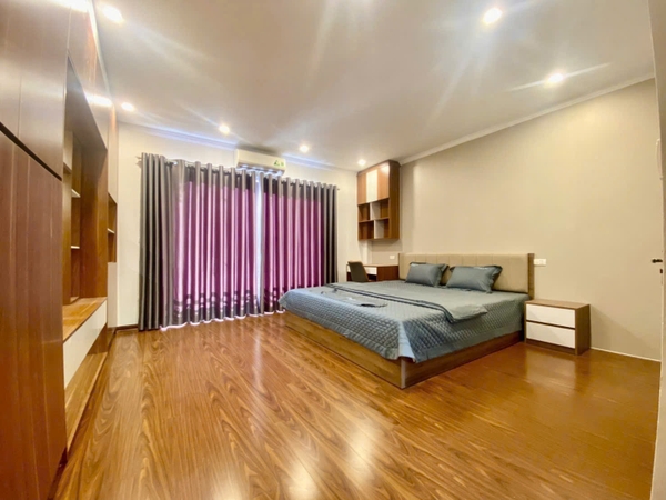 Bán nhà phố Thạch Bàn, nhà 6 tầng, DT 42m2, MT 5m, 3PN, Full nội thất, SĐCC, 2026