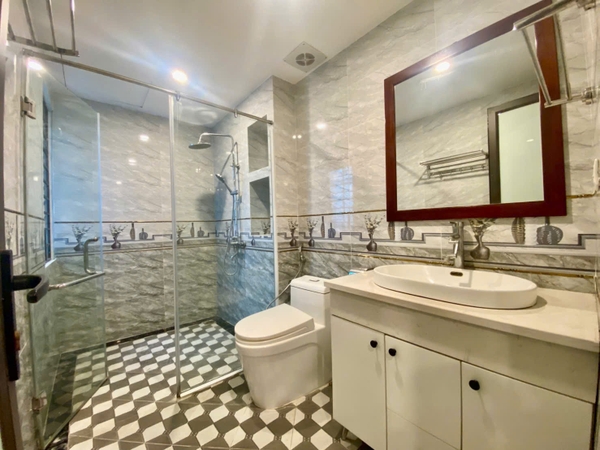 Bán nhà phố Thạch Bàn, nhà 6 tầng, DT 42m2, MT 5m, 3PN, Full nội thất, SĐCC, 2026