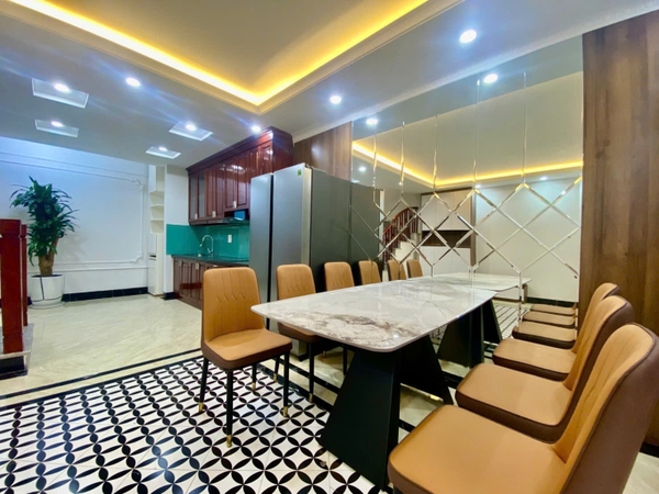 Bán nhà phố Thạch Bàn, nhà 6 tầng, DT 42m2, MT 5m, 3PN, Full nội thất, SĐCC, 2026