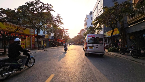 Bán nhà phố Việt Hưng, gần Vinhomes, 6 tầng, DT 100m2, MT 6m, có thang máy, gara