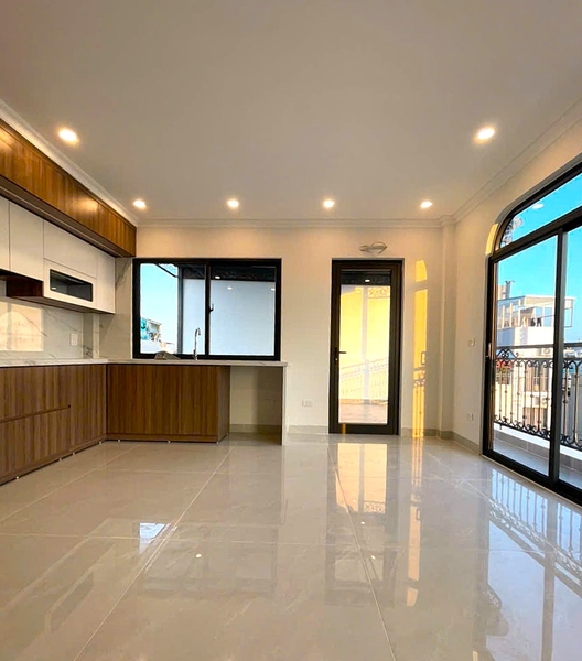 Bán nhà phân lô Ngõ 95 Vũ Xuân Thiều, 7 tầng, DT 58m2, MT 10m, 3PN, thang máy, gara ô tô
