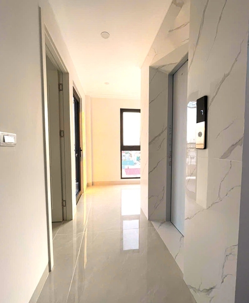 Bán nhà phân lô Ngõ 95 Vũ Xuân Thiều, 7 tầng, DT 58m2, MT 10m, 3PN, thang máy, gara ô tô