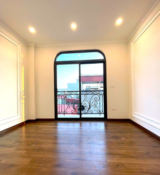 Bán nhà phân lô Ngõ 95 Vũ Xuân Thiều, 7 tầng, DT 58m2, MT 10m, 3PN, thang máy, gara ô tô