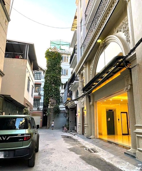 Bán nhà phân lô Ngõ 95 Vũ Xuân Thiều, 7 tầng, DT 58m2, MT 10m, 3PN, thang máy, gara ô tô