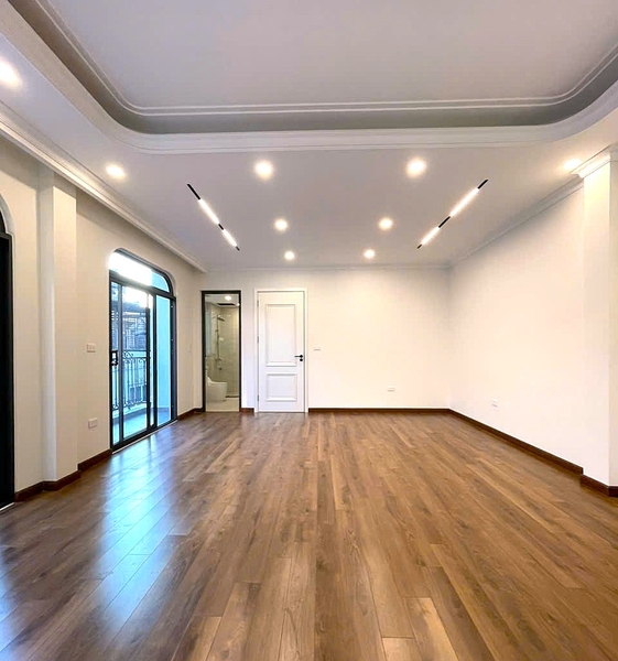 Bán nhà phân lô Ngõ 95 Vũ Xuân Thiều, 7 tầng, DT 58m2, MT 10m, 3PN, thang máy, gara ô tô