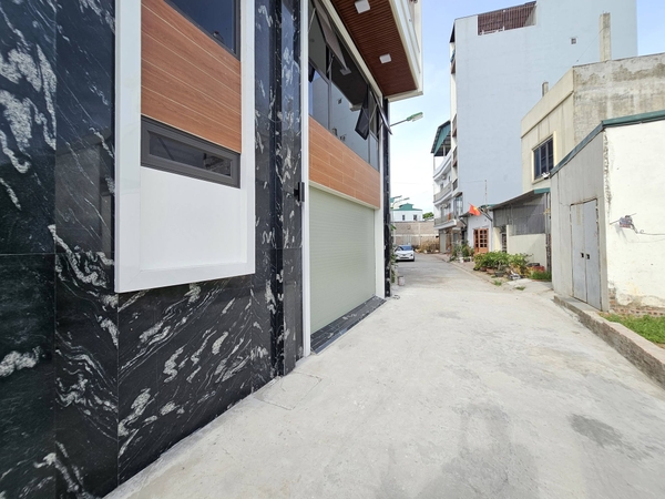 Bán nhà phố Xuân Đỗ, gần Hồ Cự Khối mới, 7 tầng, DT 45m2, MT 7.5m, có thang máy, gara ô tô