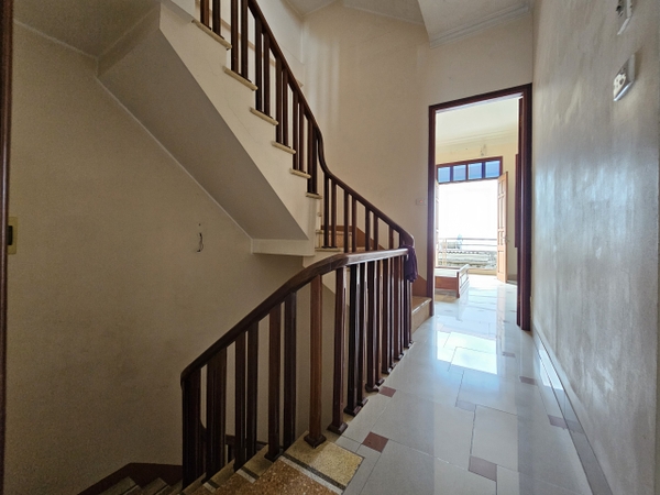 Bán nhà Ngõ 42 phố Sài Đồng, 5 tầng, 70m2, MT 4.2m, 5 phòng ngủ, 2 mặt thoáng