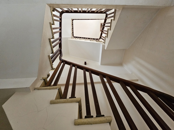 Bán nhà Ngõ 42 phố Sài Đồng, 5 tầng, 70m2, MT 4.2m, 5 phòng ngủ, 2 mặt thoáng