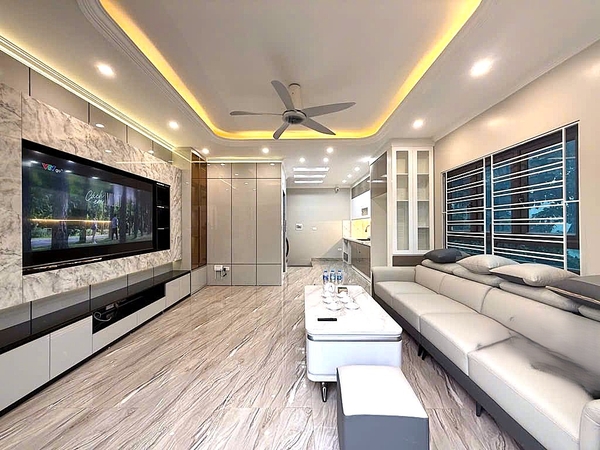 Bán nhà Ngõ 63 phố Cổ Linh, Thạch Bàn, 6 tầng, DT 40m2, MT 4.7m, có thang máy, gara ô tô