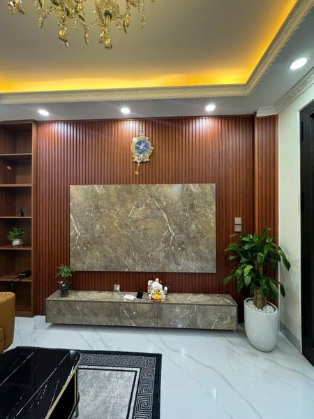 Bán nhà phố Tư Đình, gần chợ Tư Đình, 5 tầng, DT 33m2, MT 6.5m, 3PN, full nội thất