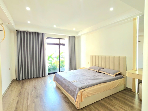 Bán nhà phố Nguyễn Thời Trung, Thạch Bàn, 6 tầng, DT 45m2, MT 4.2m, 3PN, 2026