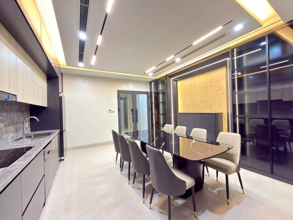 Bán nhà phố Nguyễn Văn Cừ, Gia Thụy, 7 tầng, DT 60m2, MT 4,7m, 4PN, full nội thất