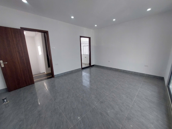 Bán nhà Bồ Đề, gần cầu Chương Dương,  6 tầng, DT 40m2, MT 4.5m, 3PN, có thang máy