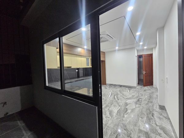 Bán nhà Ngõ 204 phố Cổ Linh, 7 tầng, DT 45m2, MT 4m, 3PN, full nội thất, tiện kinh doanh